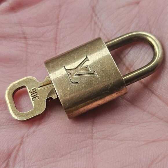 Vintage Louis Vuitton Lock Gold Tone Pad Lock W Key 306 Made France Authentic LV - Picture 1 of 11